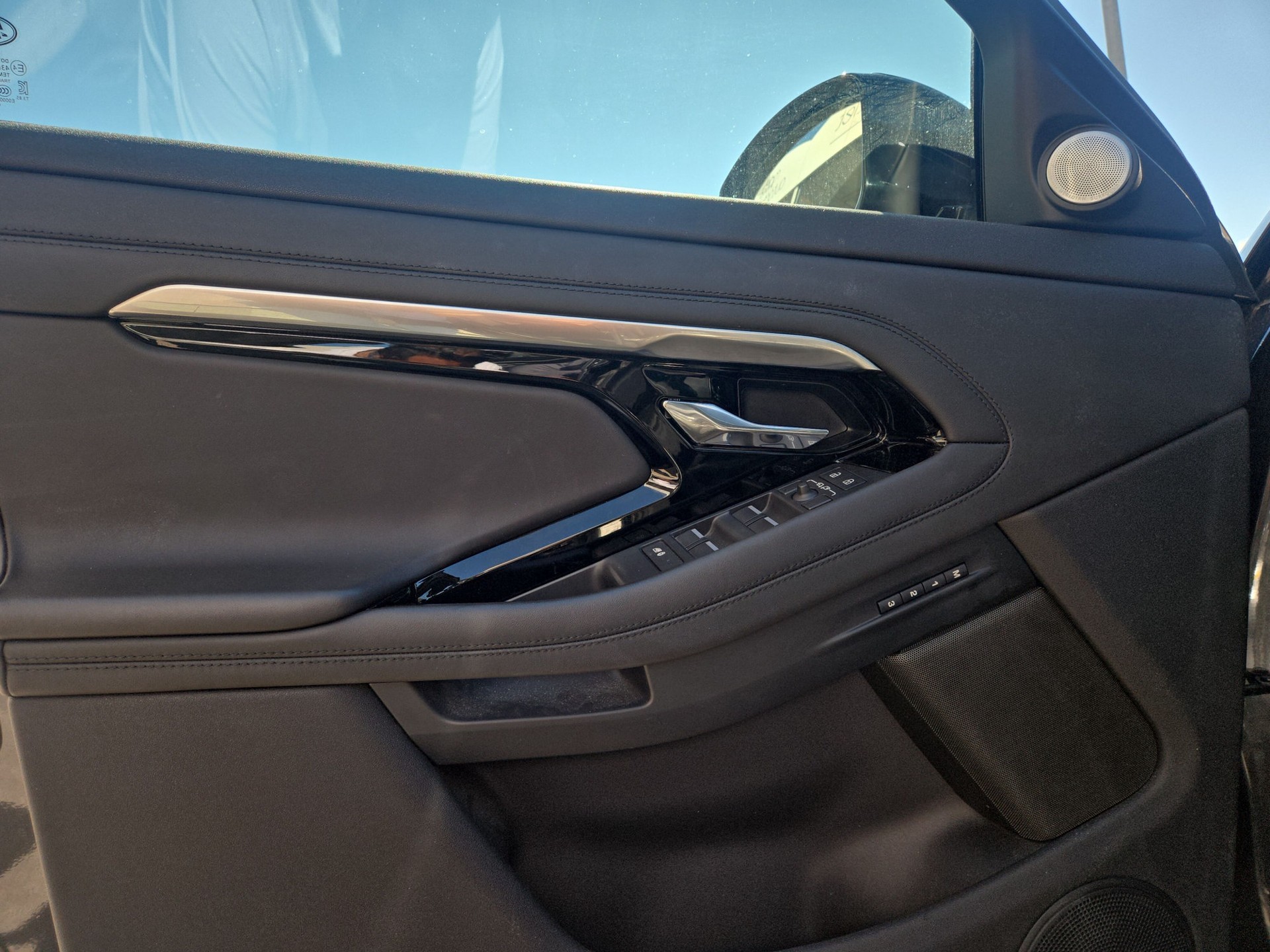LAND ROVER Range Rover Evoque R-Dynamic P 300e HSE AT8-image-27