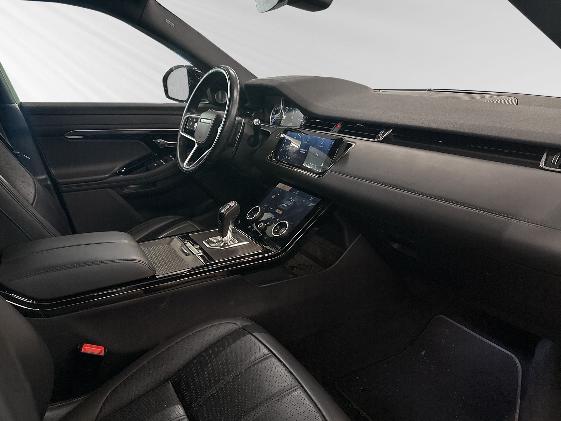 LAND ROVER Range Rover Evoque P 300e SE AT8-image-4