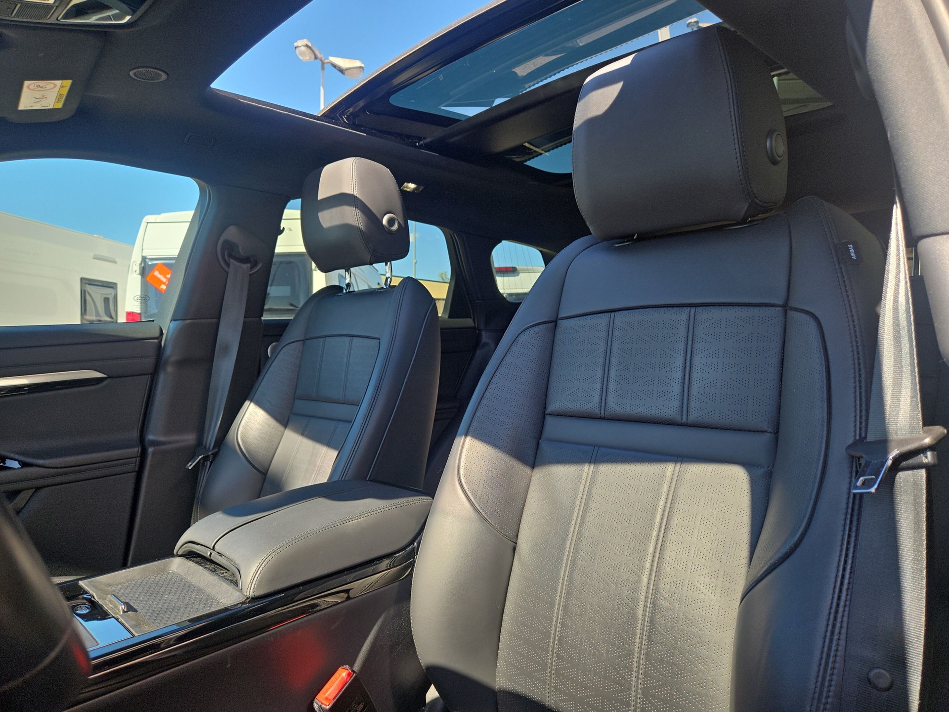 LAND ROVER Range Rover Evoque R-Dynamic P 300e HSE AT8-image-24