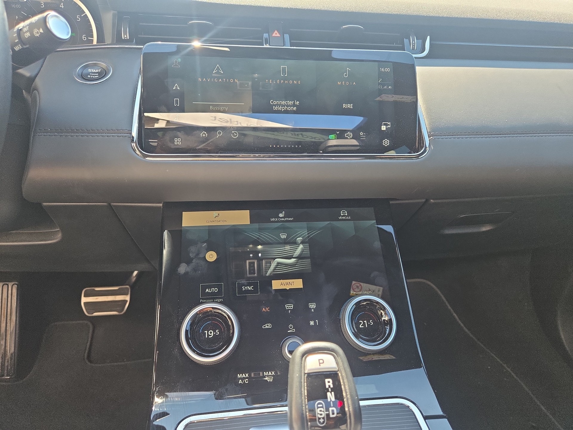 LAND ROVER Range Rover Evoque R-Dynamic P 300e HSE AT8-image-28