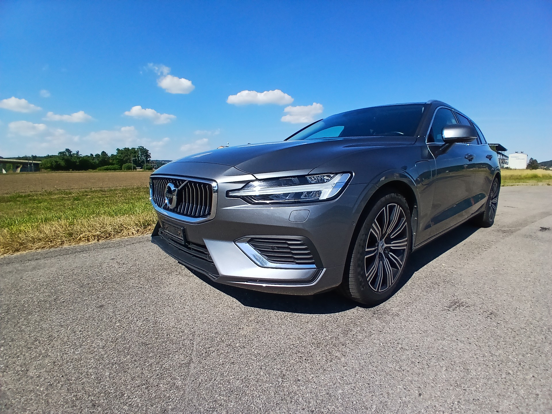 VOLVO V60 T6 eAWD Twin Engine Inscription Geartronic-image-0