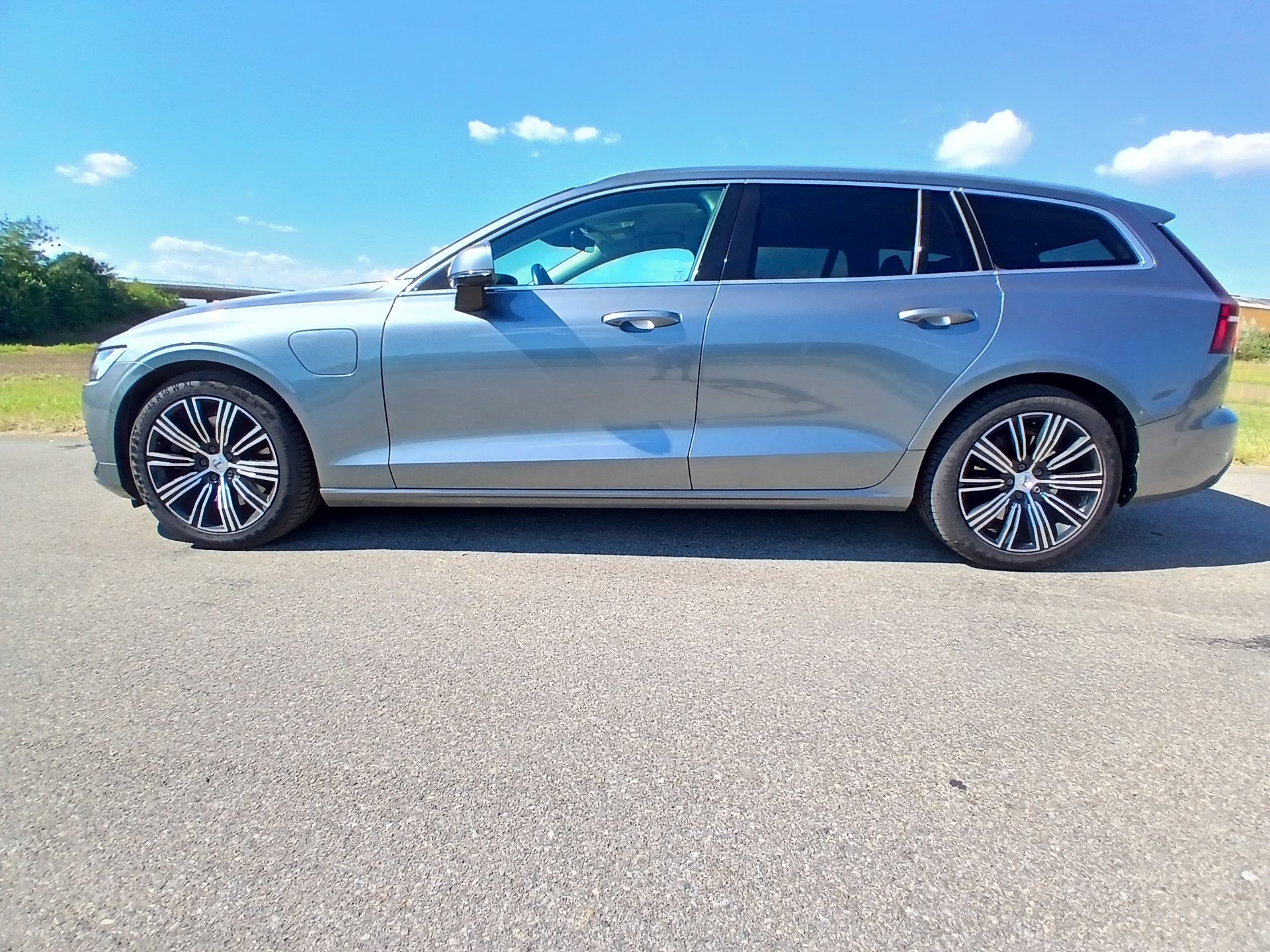 VOLVO V60 T6 eAWD Twin Engine Inscription Geartronic-image-1