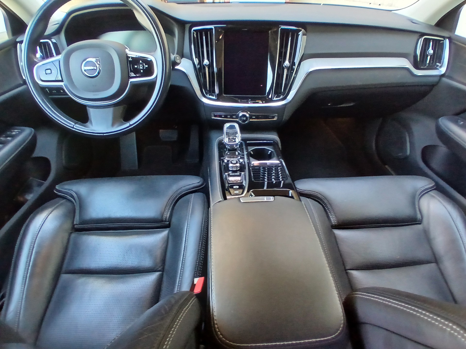 VOLVO V60 T6 eAWD Twin Engine Inscription Geartronic-image-9