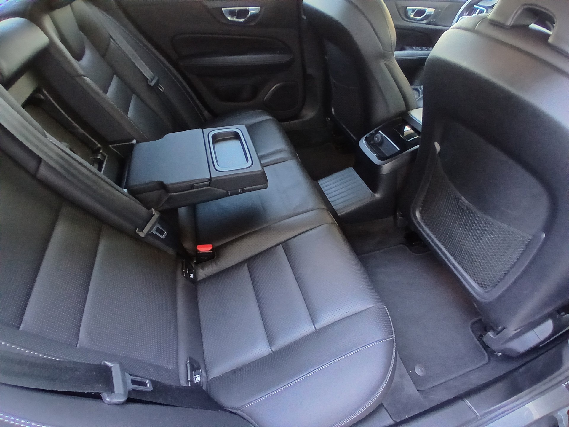 VOLVO V60 T6 eAWD Twin Engine Inscription Geartronic-image-15