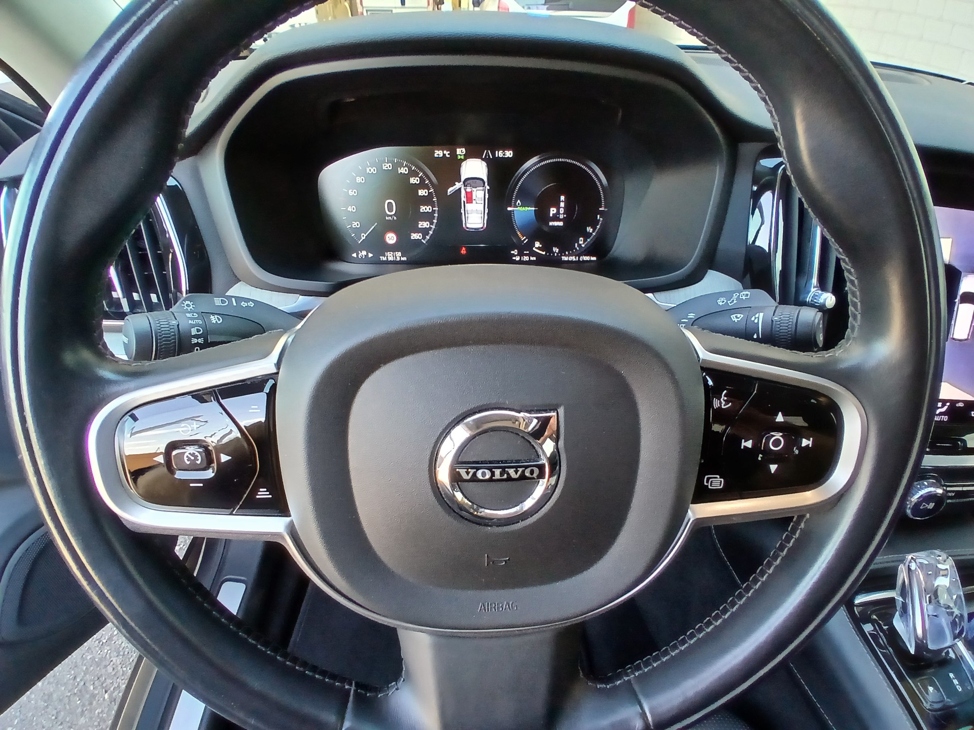VOLVO V60 T6 eAWD Twin Engine Inscription Geartronic-image-10