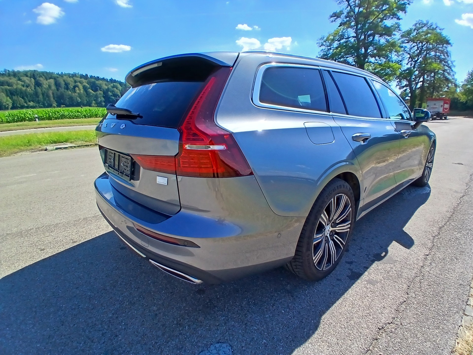 VOLVO V60 T6 eAWD Twin Engine Inscription Geartronic-image-4