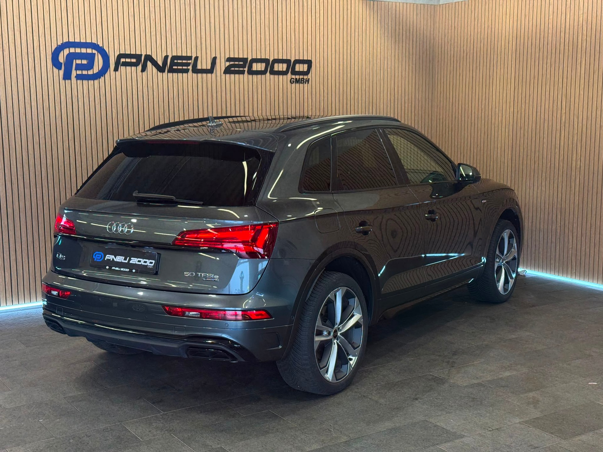 AUDI Q5 50 TFSI e PHEV S line quattro S-tronic-showroom-element-3
