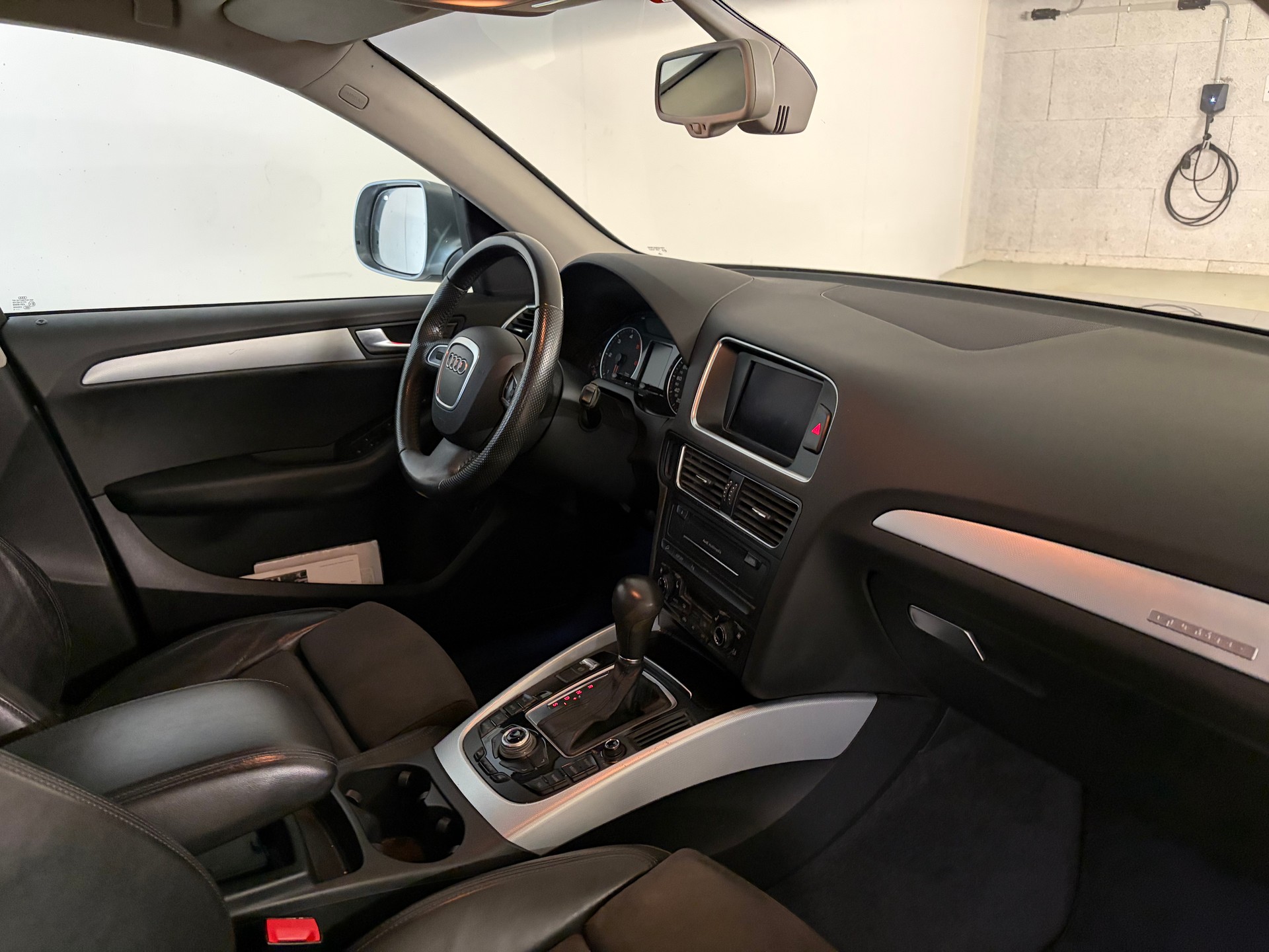 AUDI 3.0 V6 TDI quattro S-Tronic-image-2