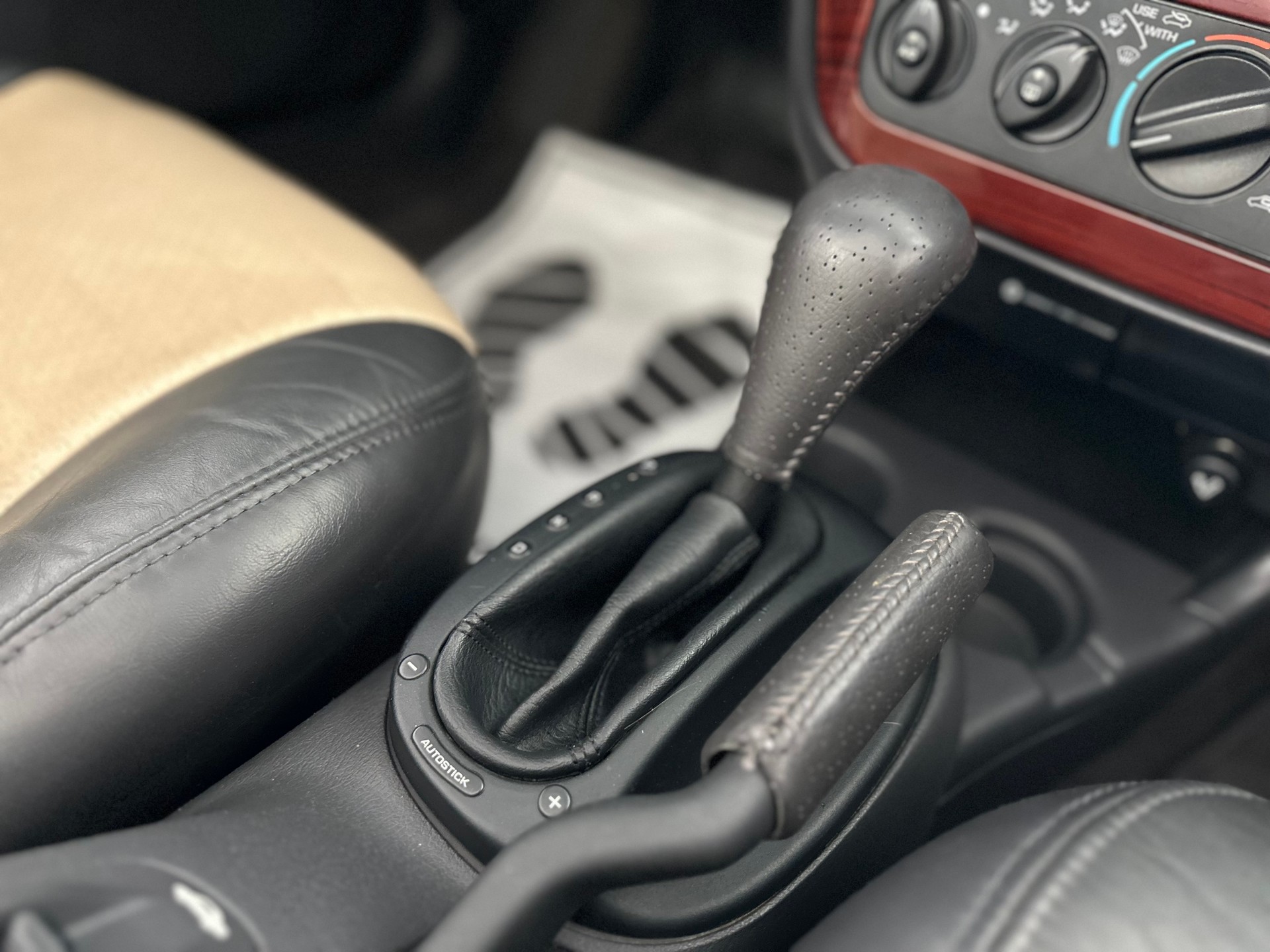 CHRYSLER Stratus 2.5 V6 LX Cabrio Automat-image-14