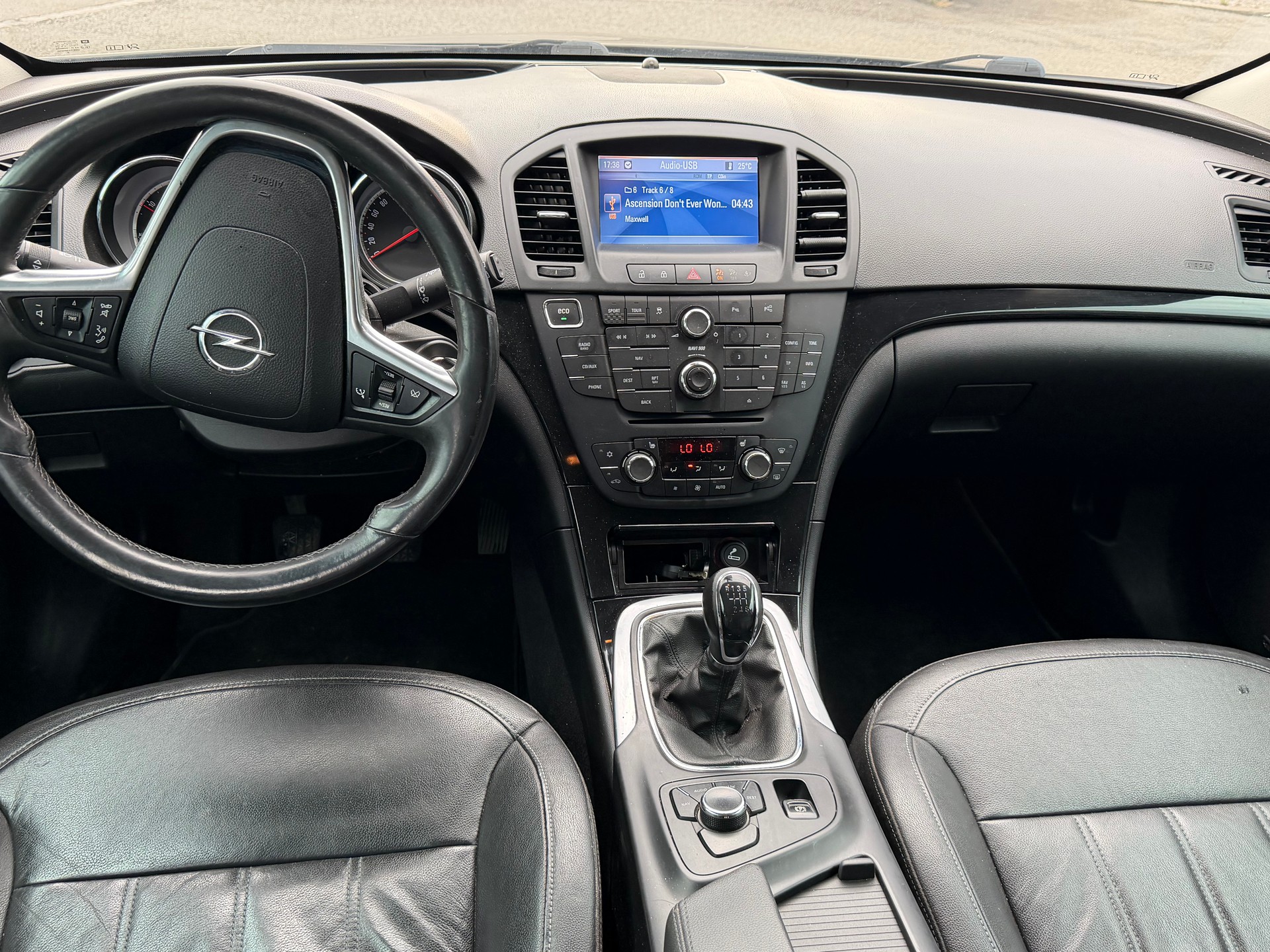 OPEL Insignia Sports Tourer 2.0 CDTI Sport 4WD-image-6