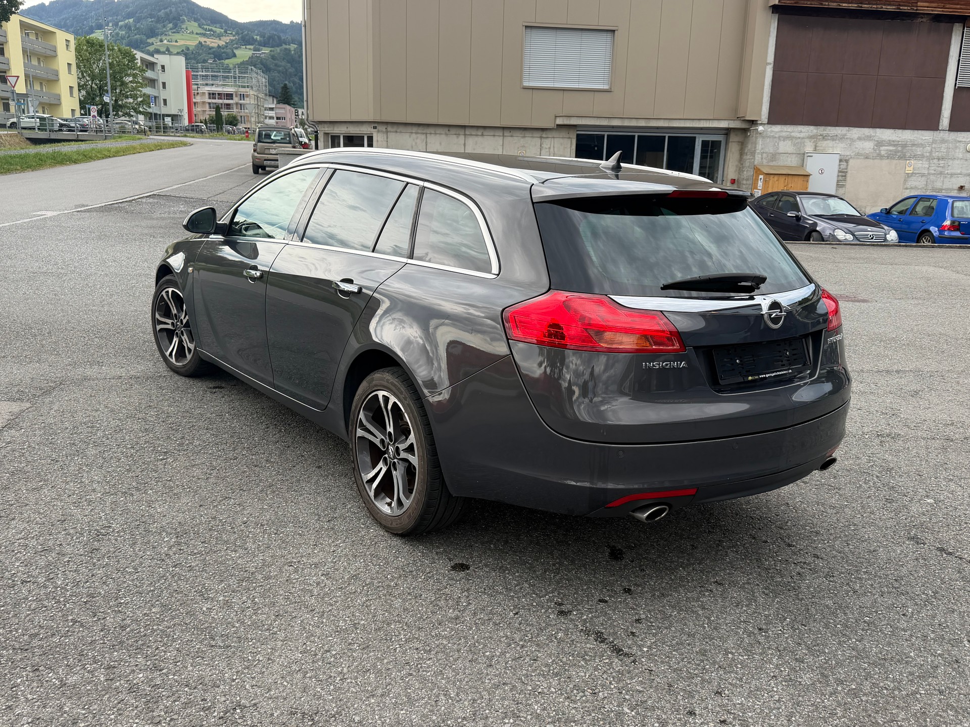 OPEL Insignia Sports Tourer 2.0 CDTI Sport 4WD-image-3