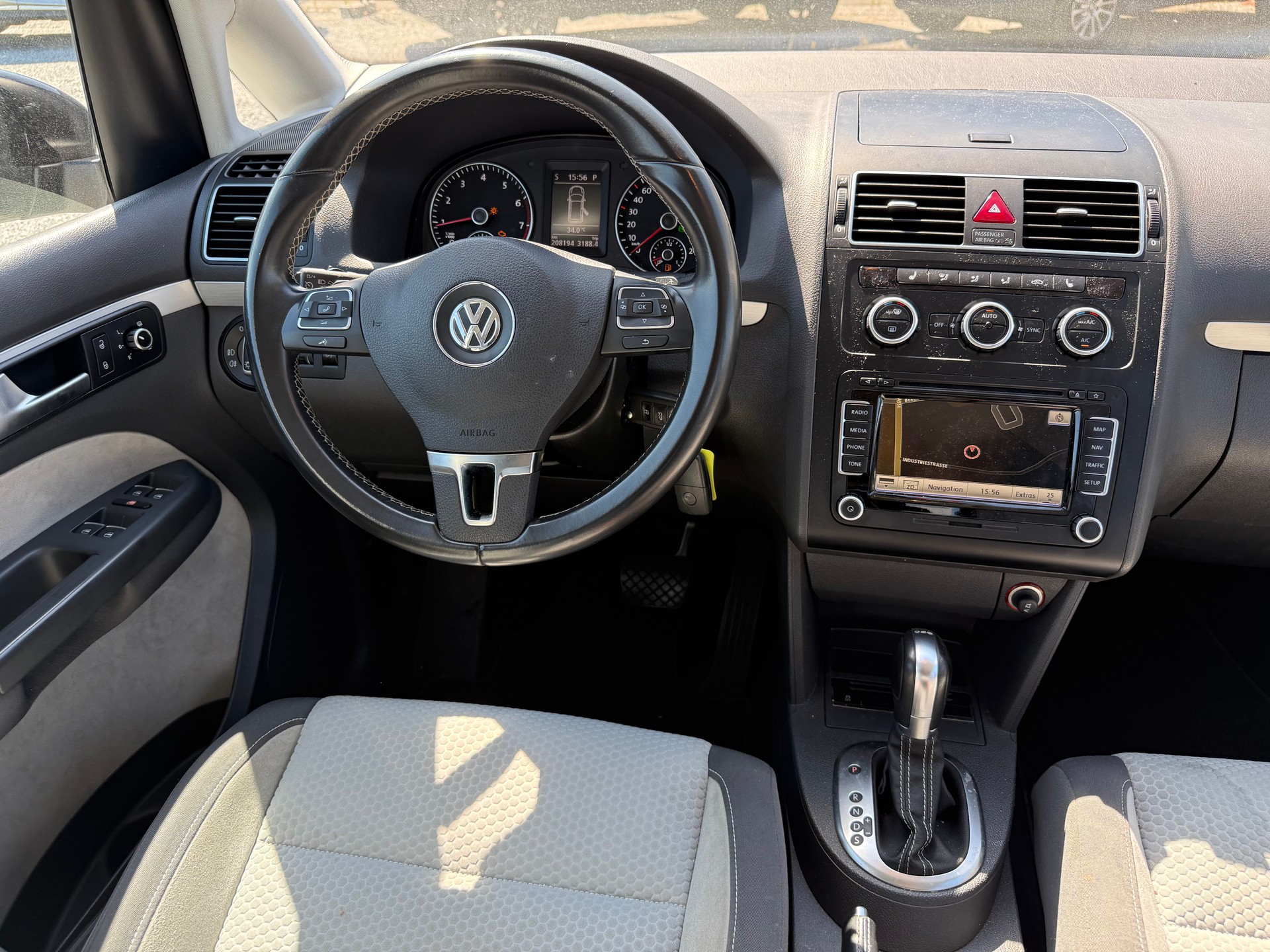 VW CrossTouran 1.4 TSI DSG-image-9