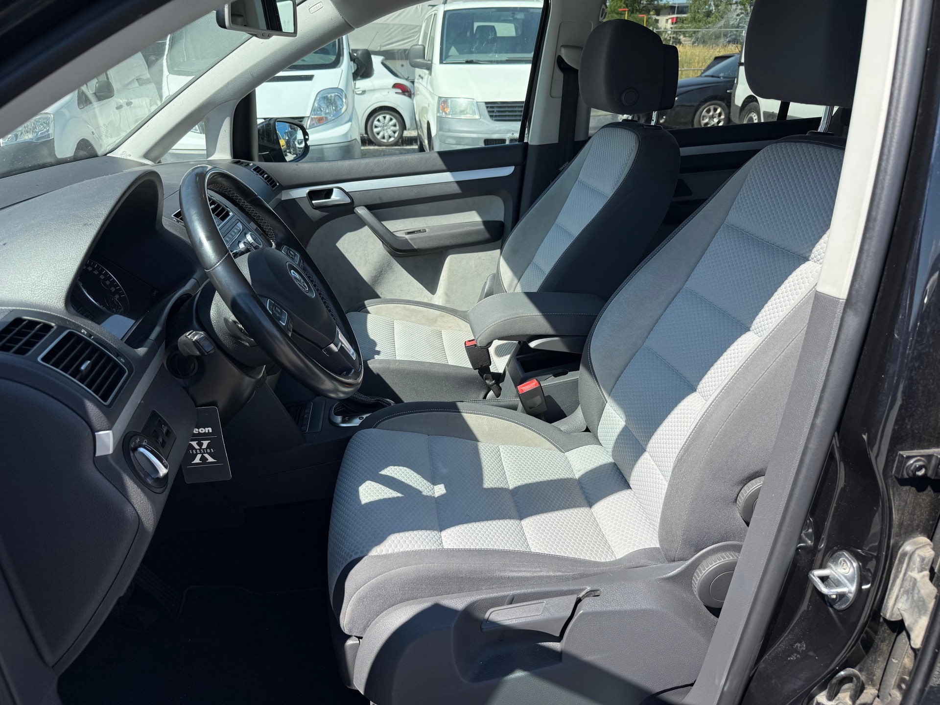 VW CrossTouran 1.4 TSI DSG-image-11