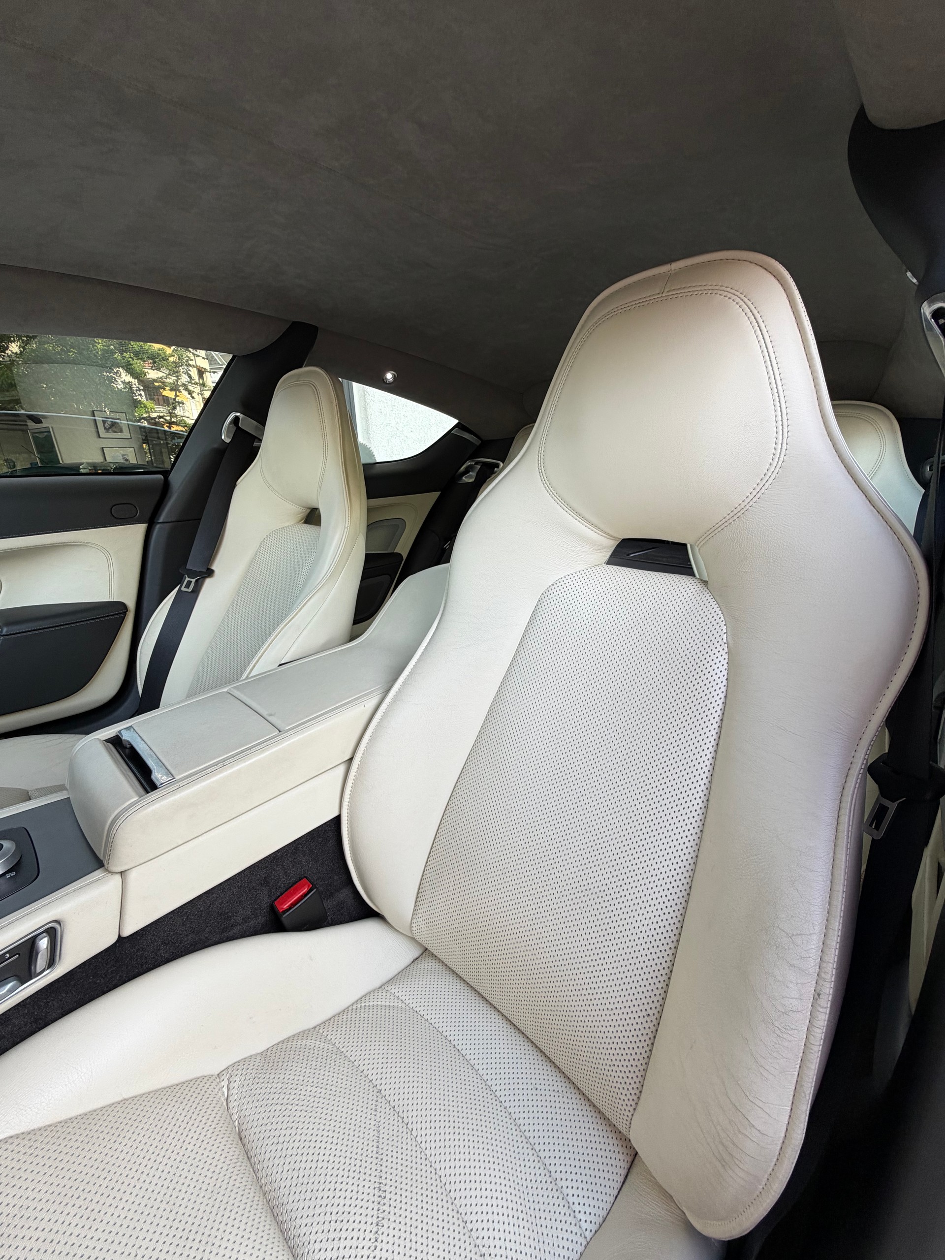 ASTON MARTIN Rapide 5.9 V12 Touchtronic 2-image-7