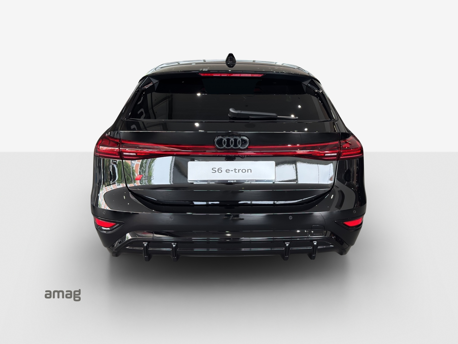 AUDI S6 Avant e-tron quattro-image-3