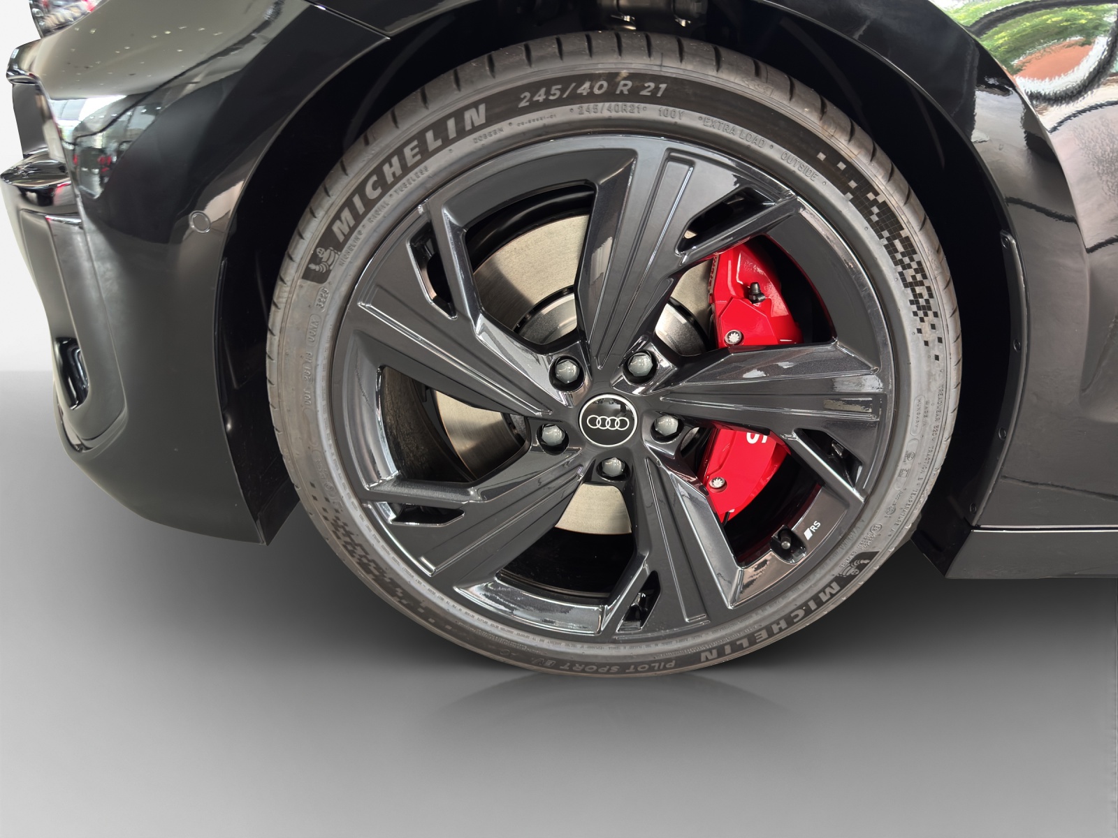 AUDI S6 Avant e-tron quattro-image-13