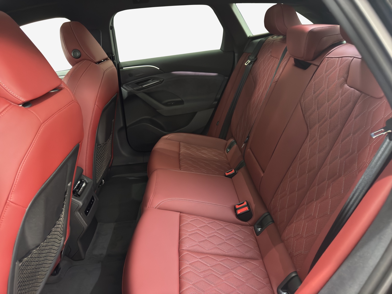 AUDI S6 Avant e-tron quattro-image-11