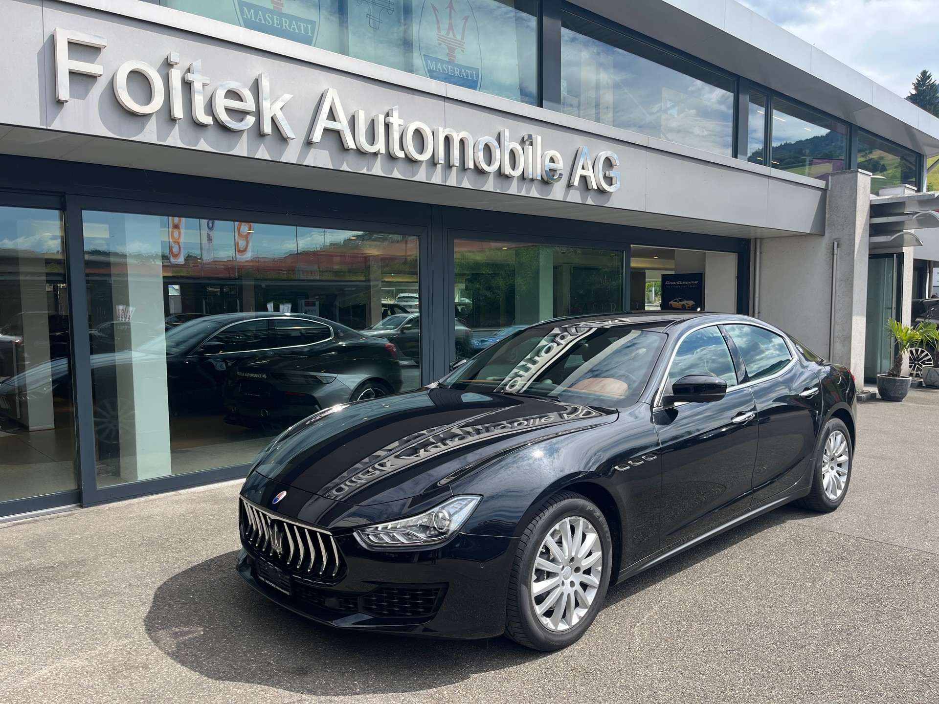 MASERATI Ghibli S Q4 3.0 GranSport-image-4