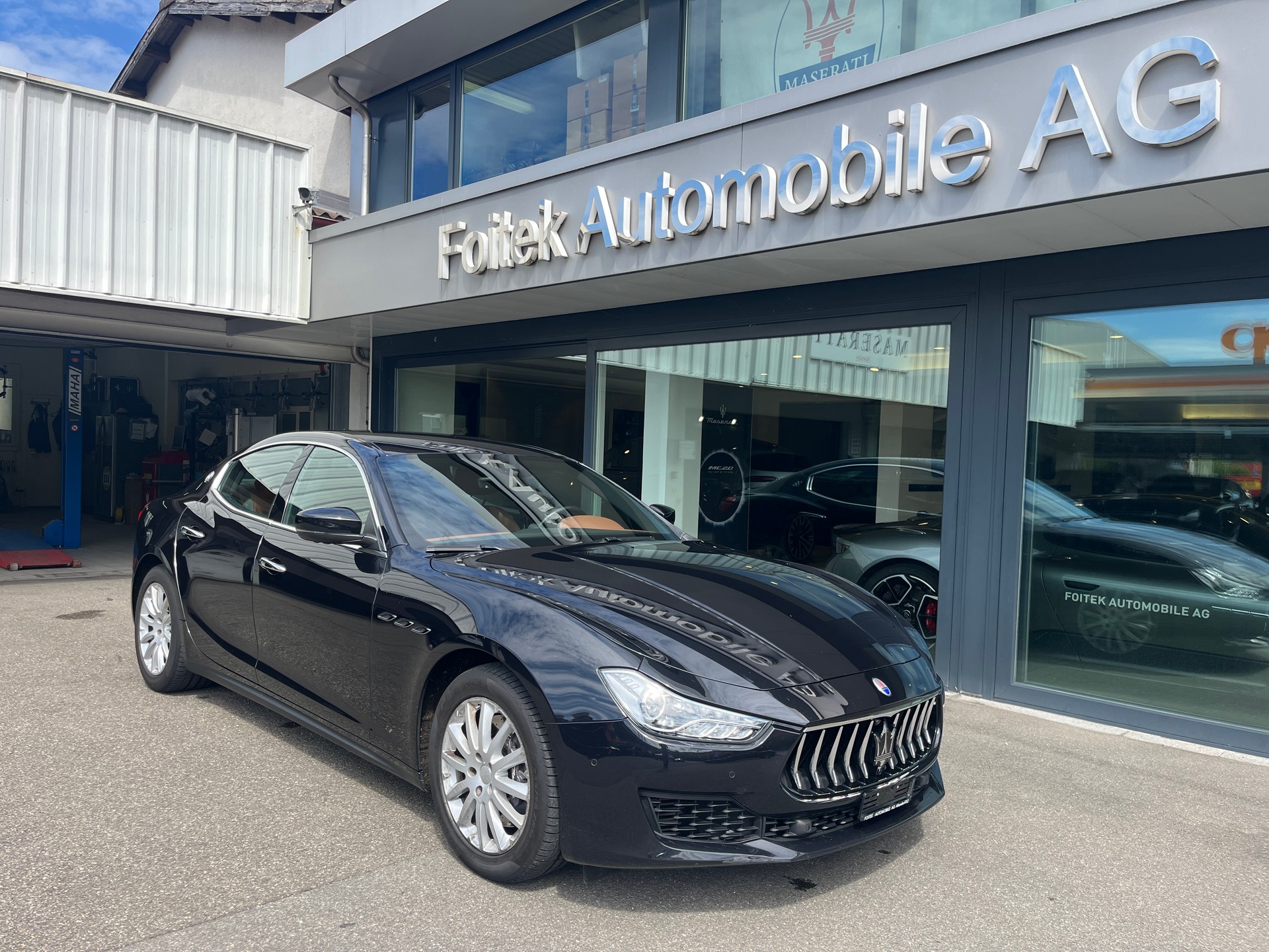 MASERATI Ghibli S Q4 3.0 GranSport-image-2