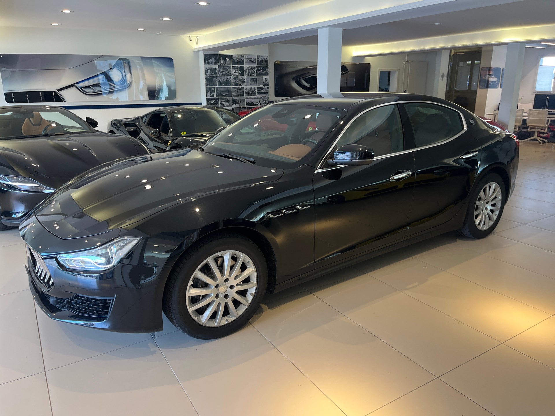 MASERATI Ghibli S Q4 3.0 GranSport-image-12