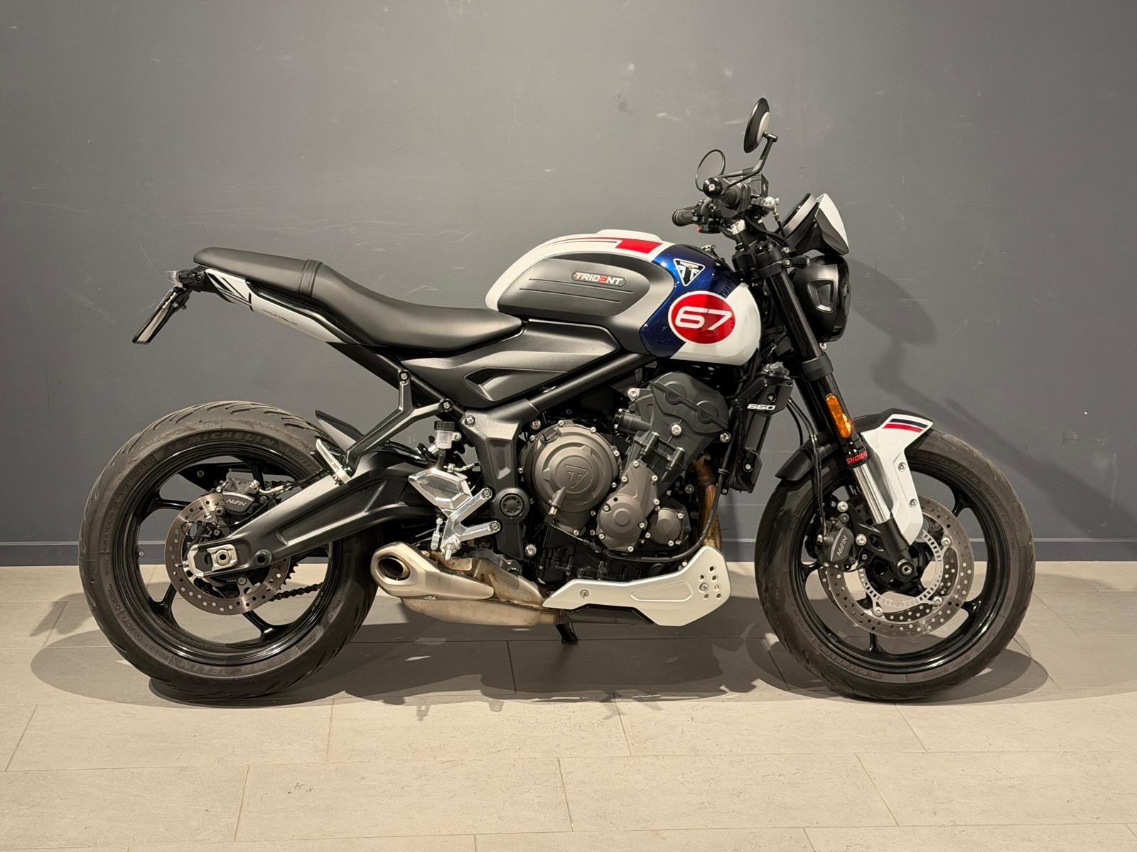 TRIUMPH Trident 660