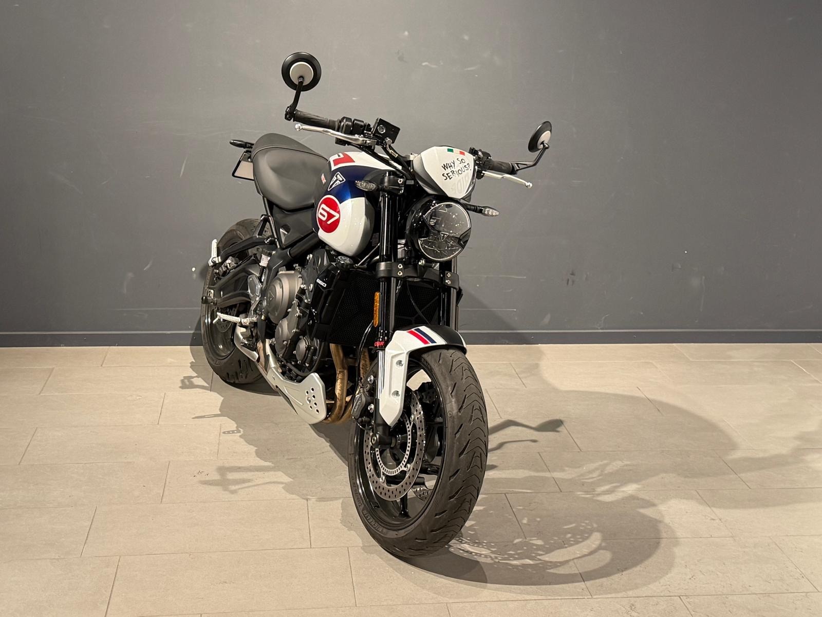 TRIUMPH Trident 660-showroom-element-1