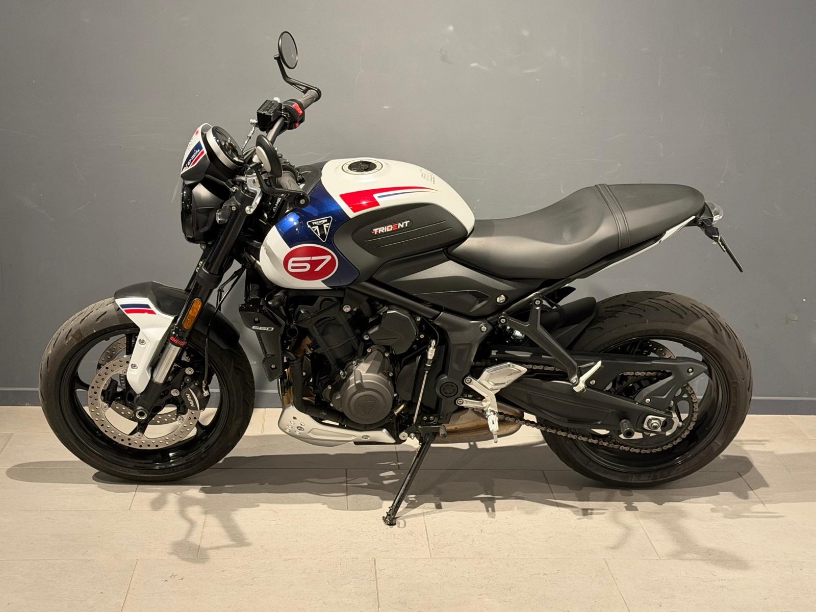 TRIUMPH Trident 660-showroom-element-3