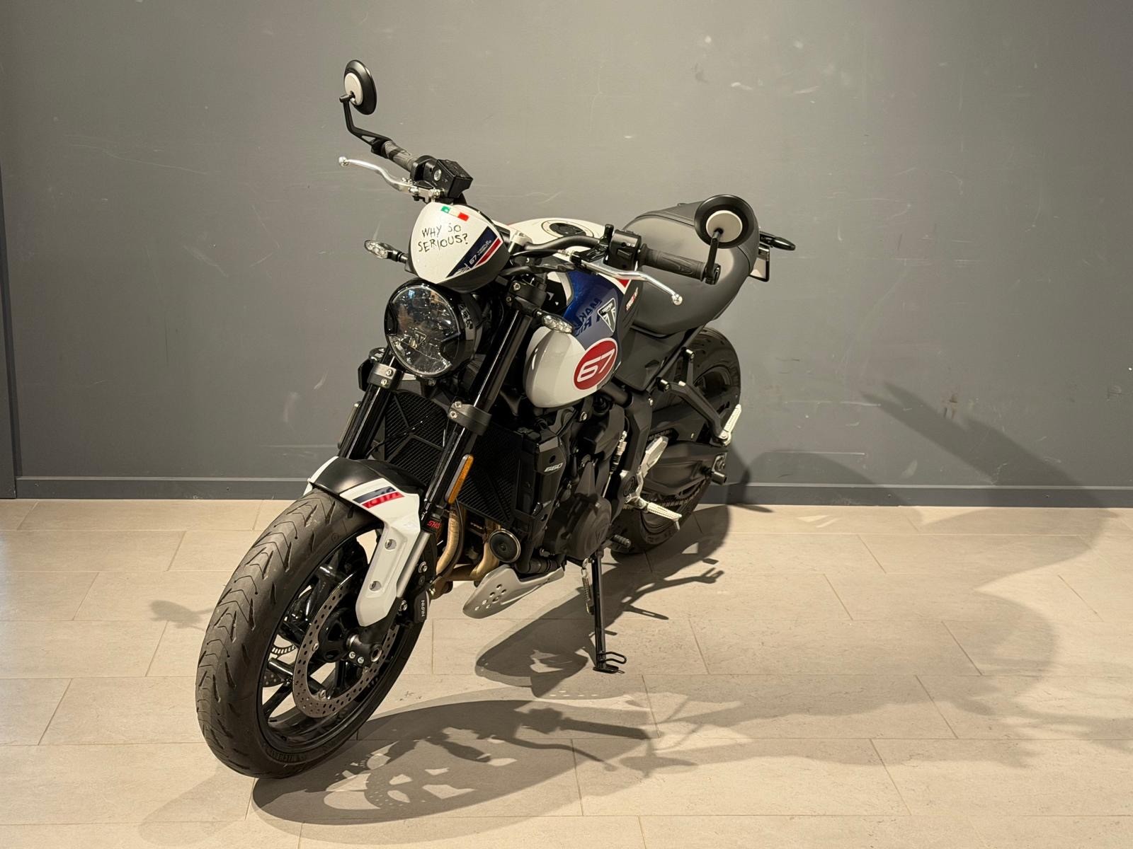 TRIUMPH Trident 660-showroom-element-2