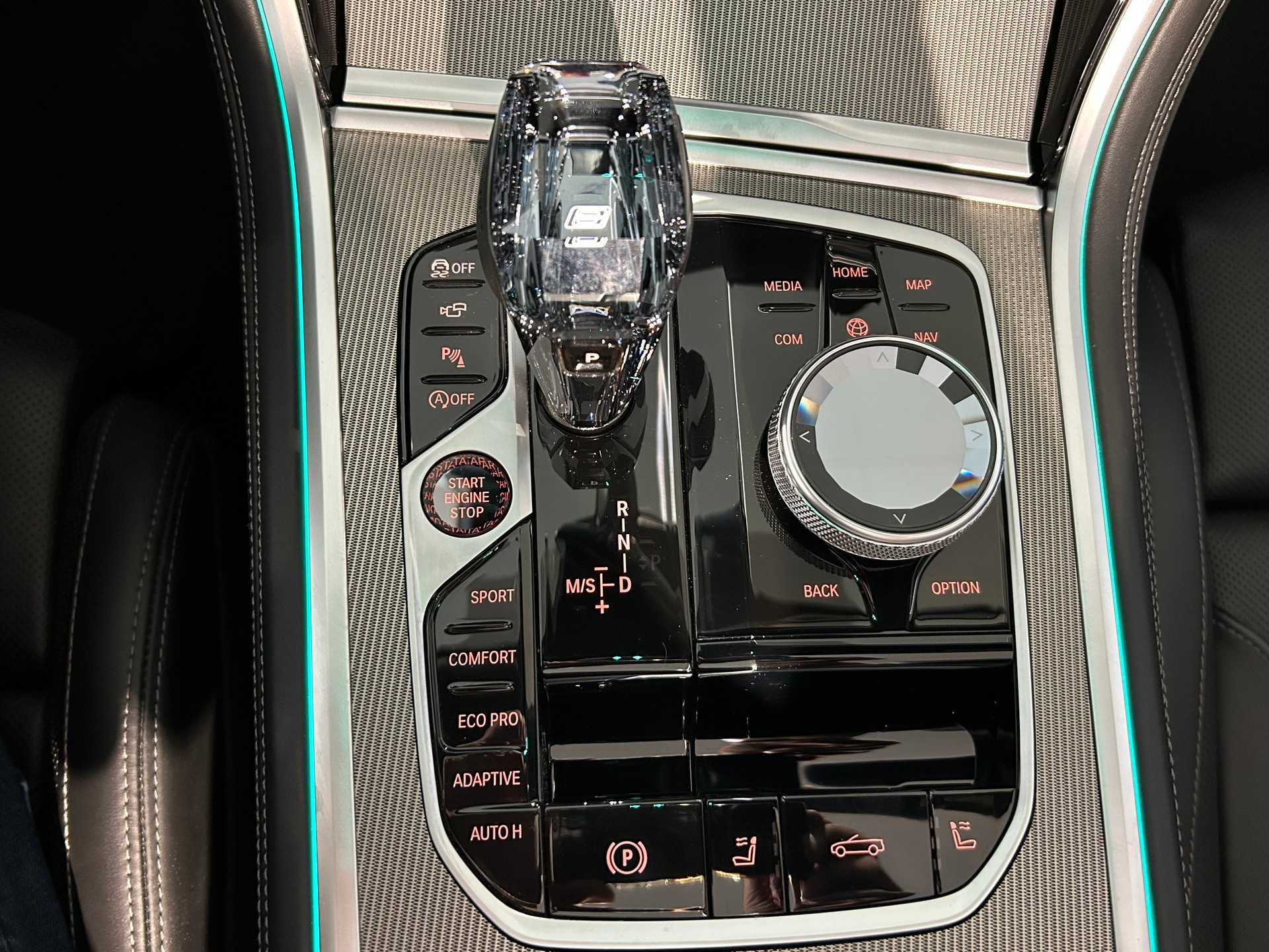 BMW 840i xDrive M Sport Pro Steptronic-image-22