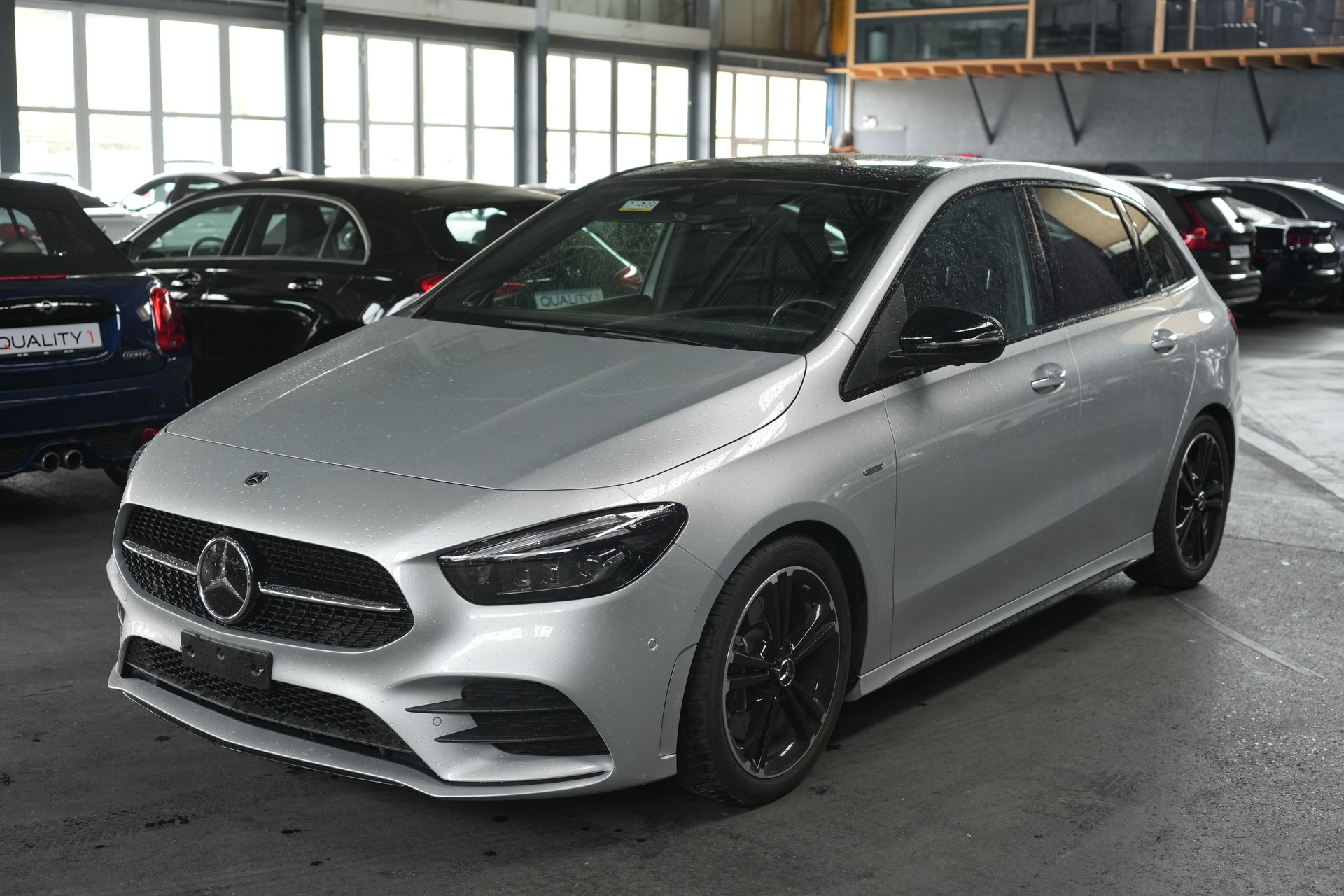MERCEDES-BENZ B 250 AMG Line-image-0