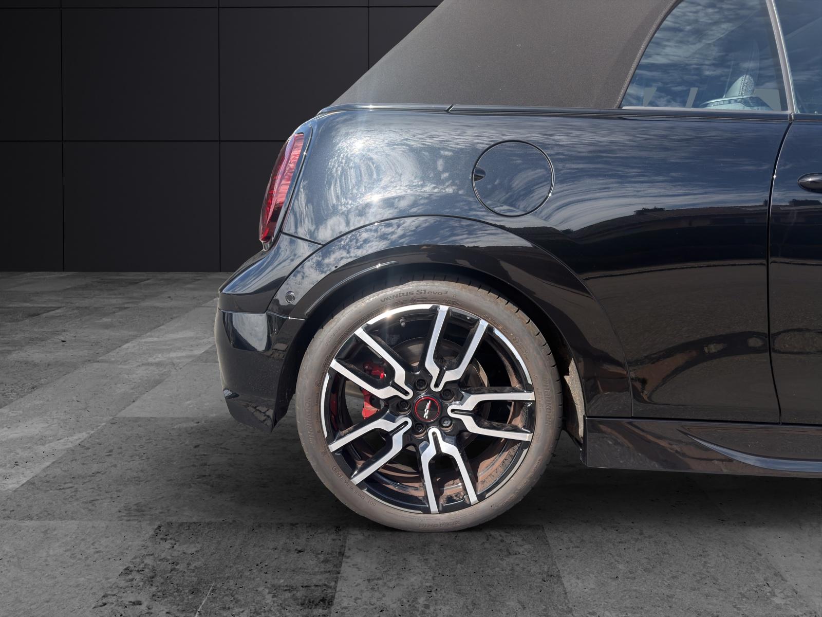 MINI Cabrio F67 2.0i John Cooper Works-image-19