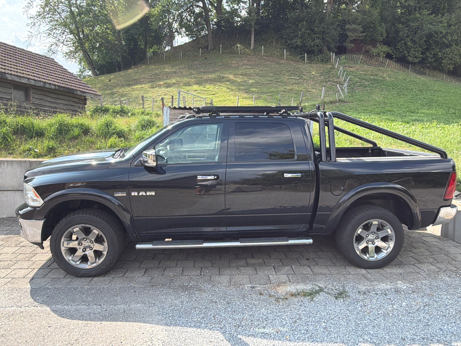 DODGE 1500 Laramie-image-0
