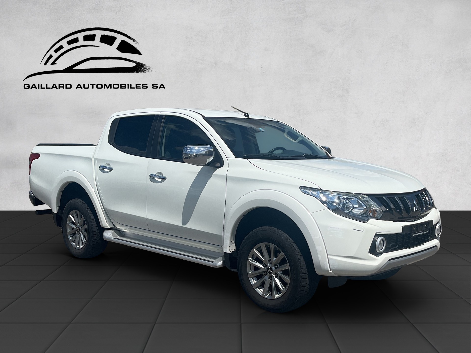 MITSUBISHI L 200 2.4 Style Double Cab A-image-5