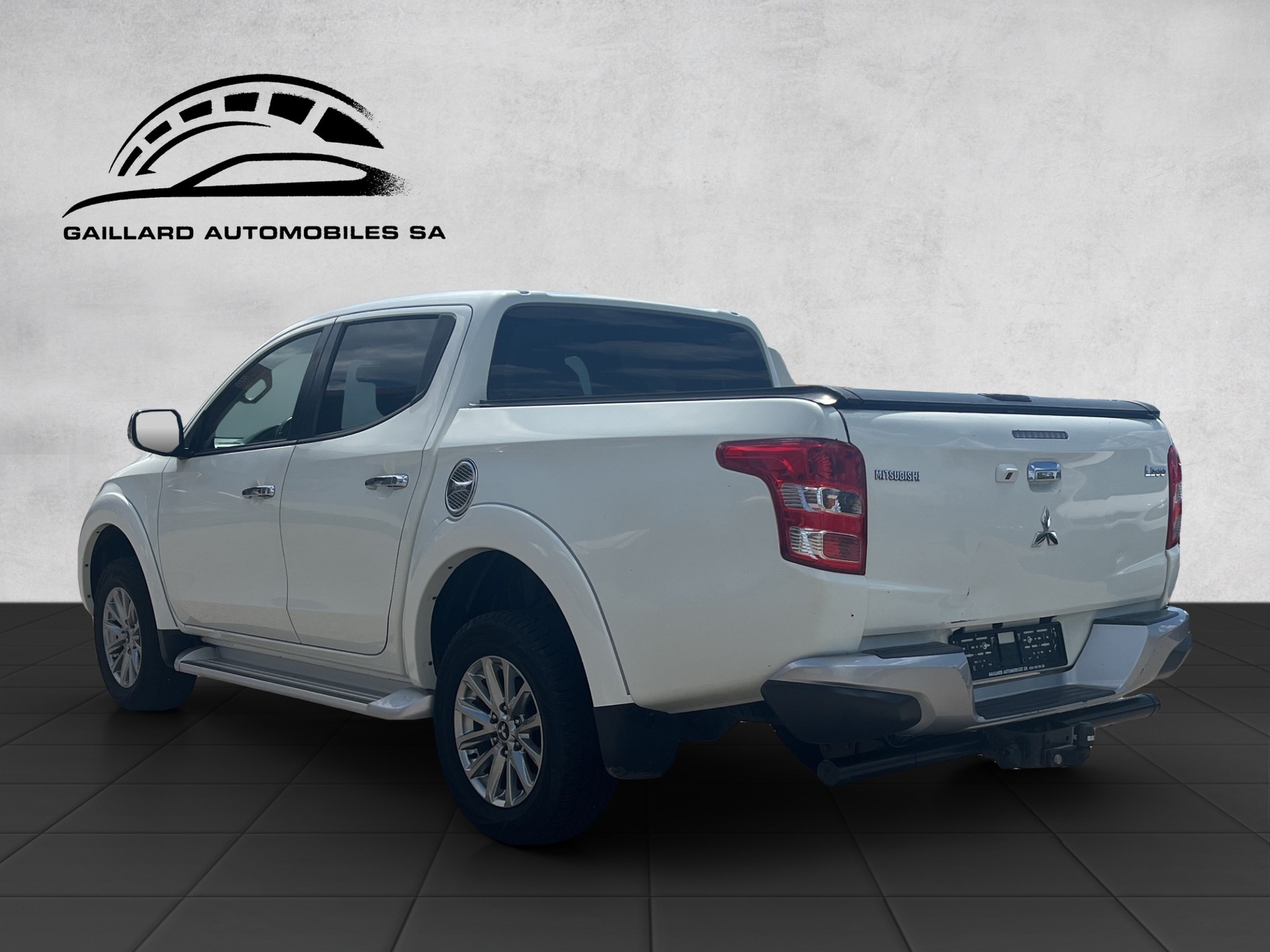 MITSUBISHI L 200 2.4 Style Double Cab A-image-2
