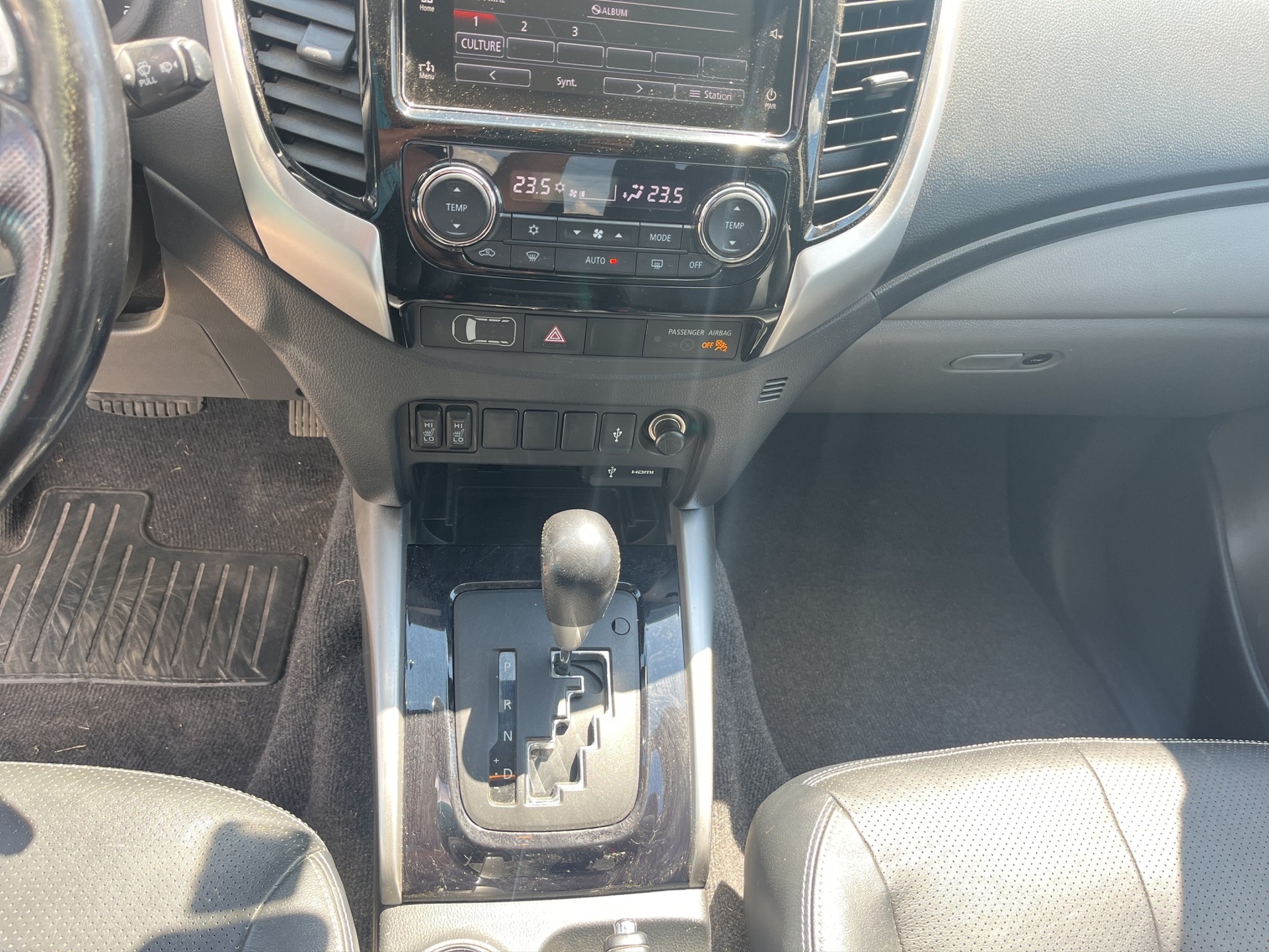 MITSUBISHI L 200 2.4 Style Double Cab A-image-13