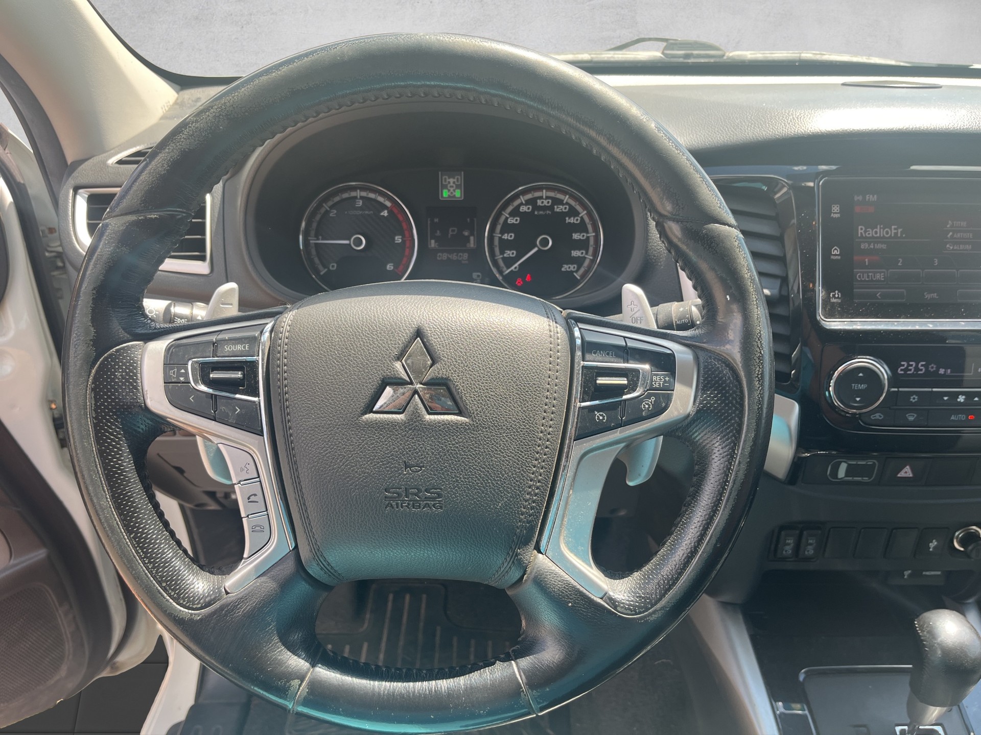 MITSUBISHI L 200 2.4 Style Double Cab A-image-11