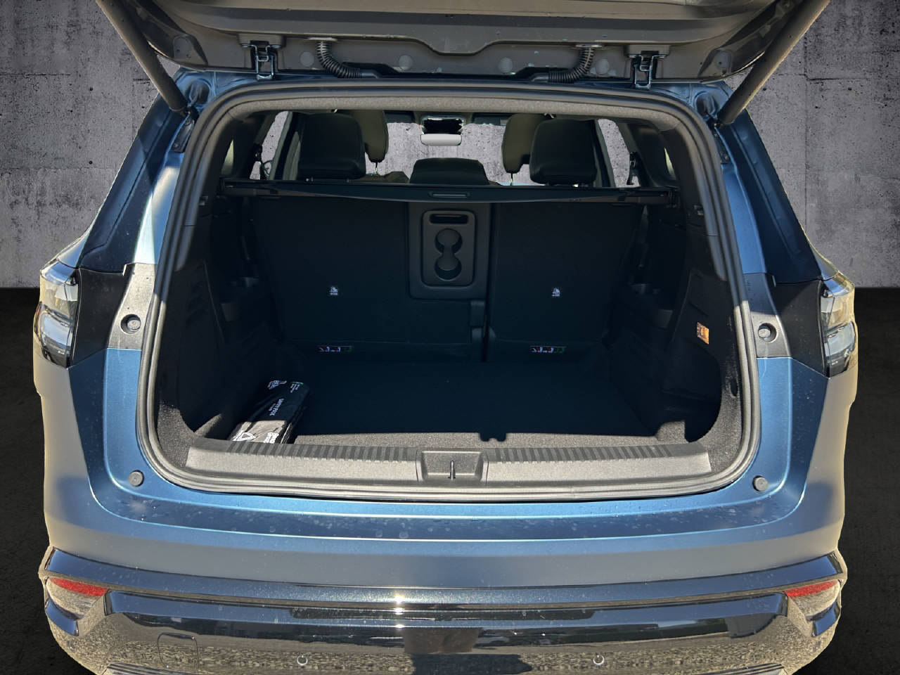 RENAULT Espace esprit Alpine full hybrid E-Tech 200 - 5 Seater-image-8