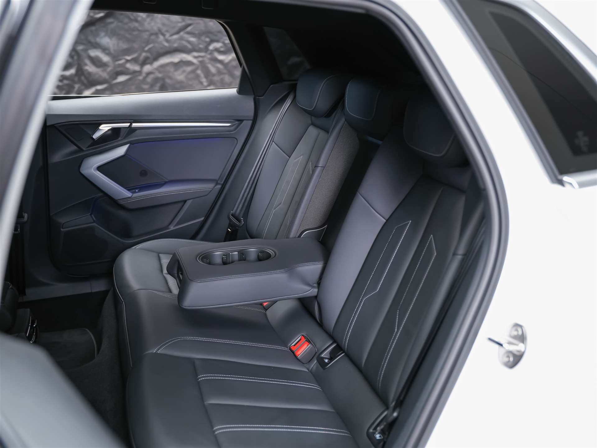 AUDI S3 Sportback TFSI quattro S-tronic *Facelift*Abstandsregler*19" Felgen*Sitzheizung*-image-13