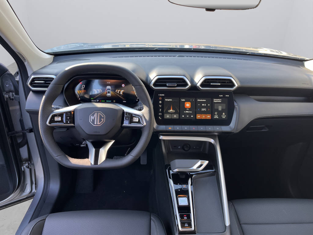 MG ZS 1.5 Hybrid+ Luxury-image-13