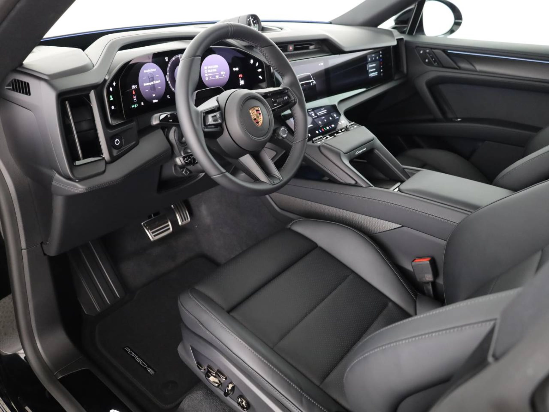 PORSCHE Cayenne Coupé Electric-showroom-element-3