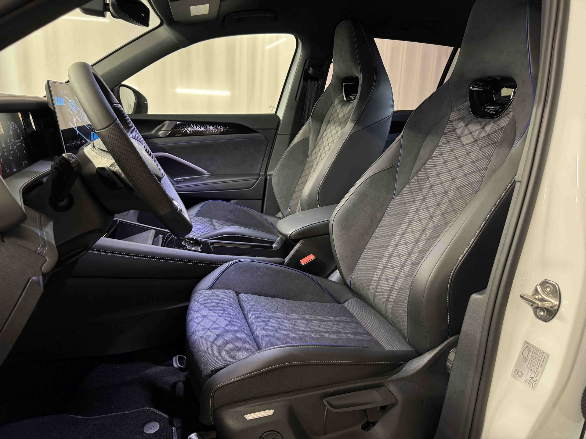VW Tayron 2.0 TSI R-Line United DSG 4Motion-image-7