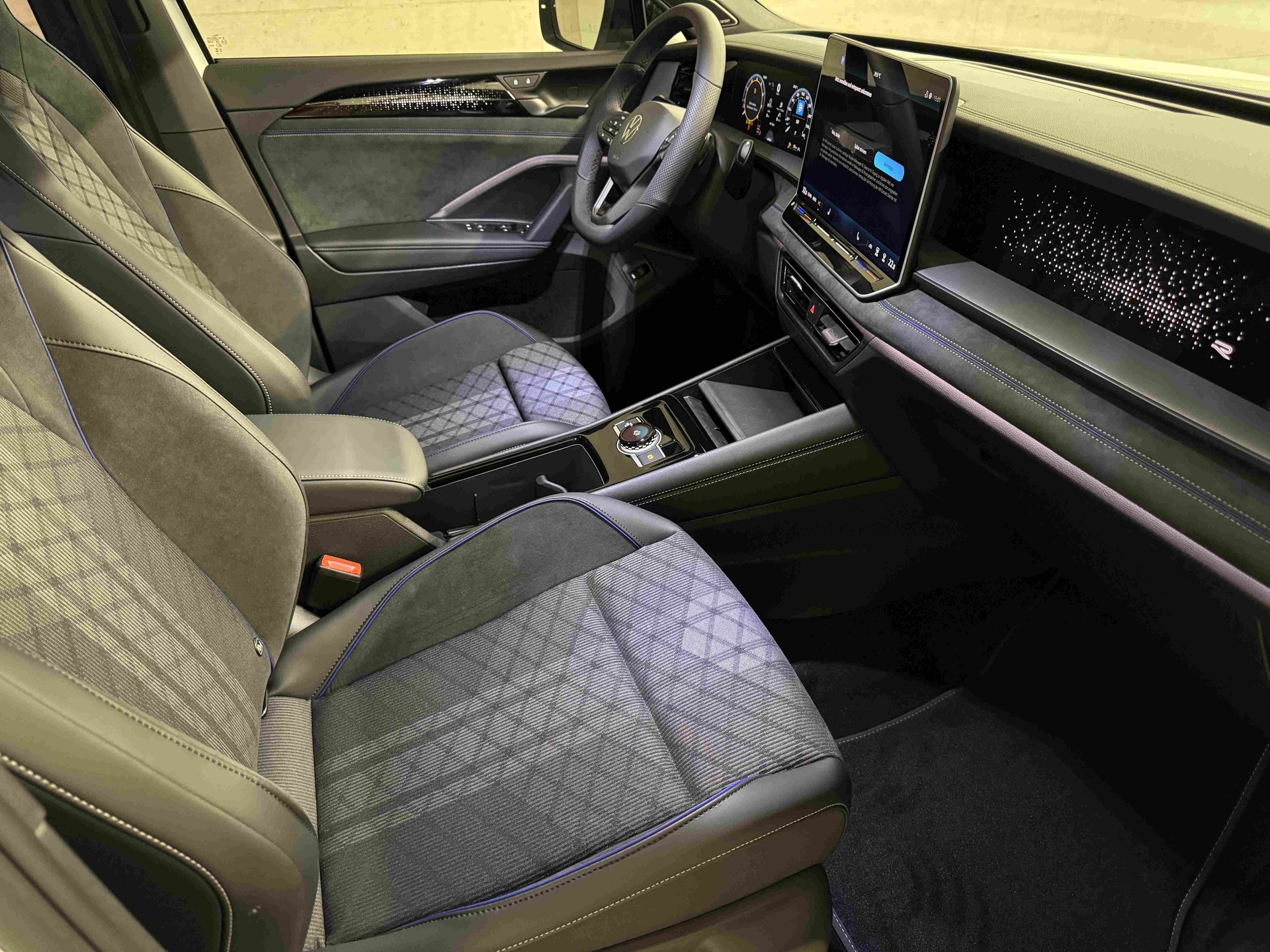 VW Tayron 2.0 TSI R-Line United DSG 4Motion-image-11