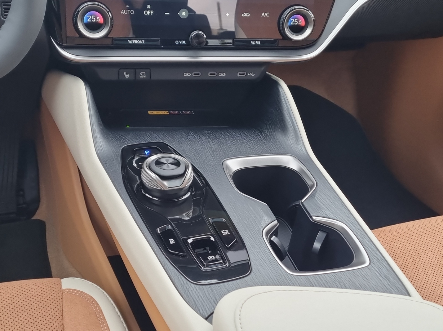 LEXUS RZ 500e Excellence-image-13