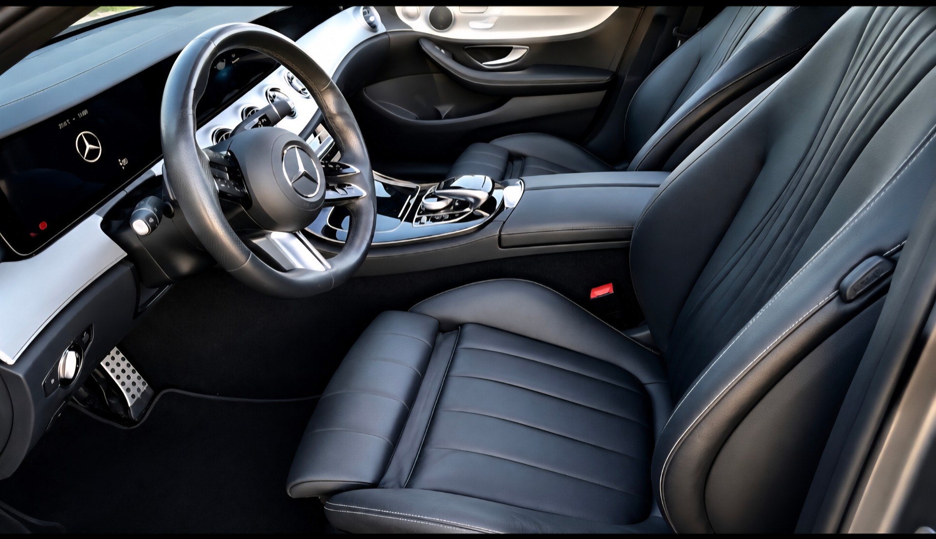 MERCEDES-BENZ AMG Line Cabriolet-image-3