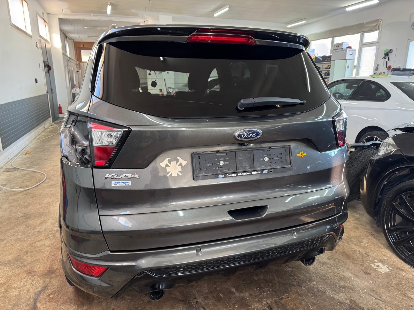 FORD Kuga 2.0 TDCi ST Line High 4WD PowerShift-image-3