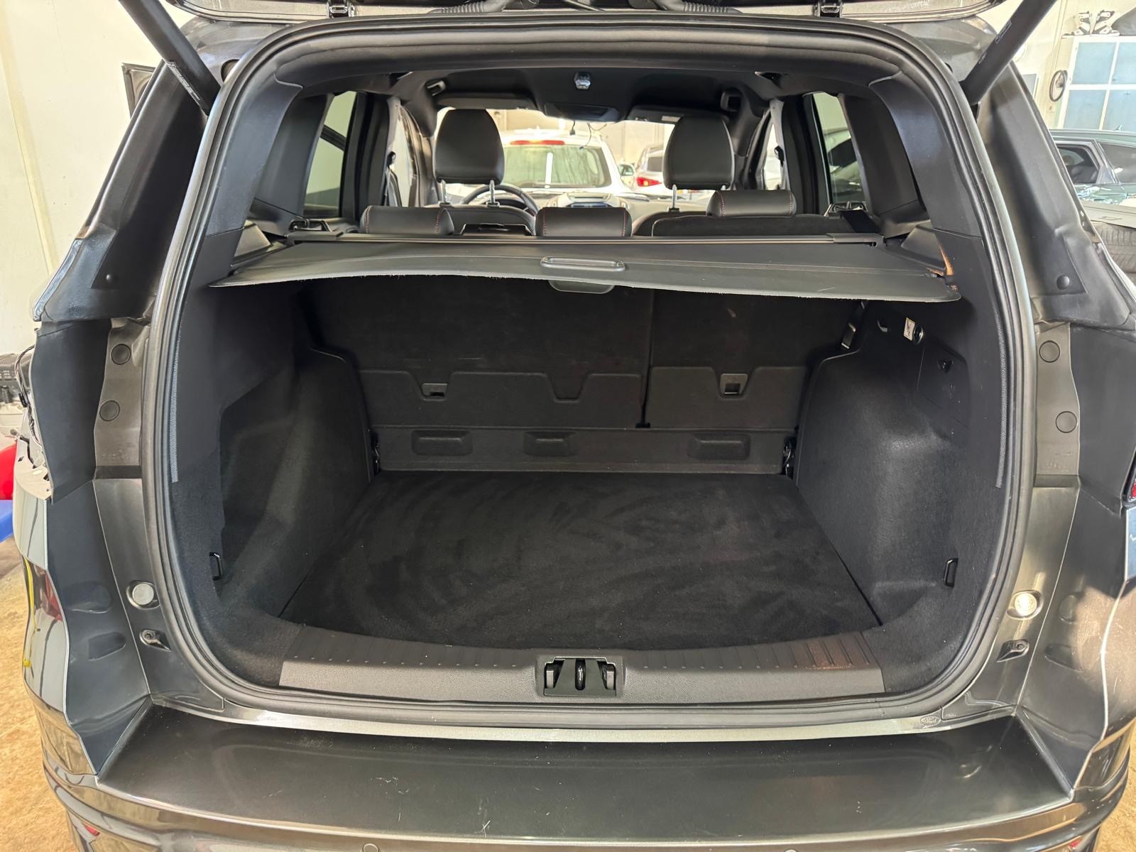 FORD Kuga 2.0 TDCi ST Line High 4WD PowerShift-image-12