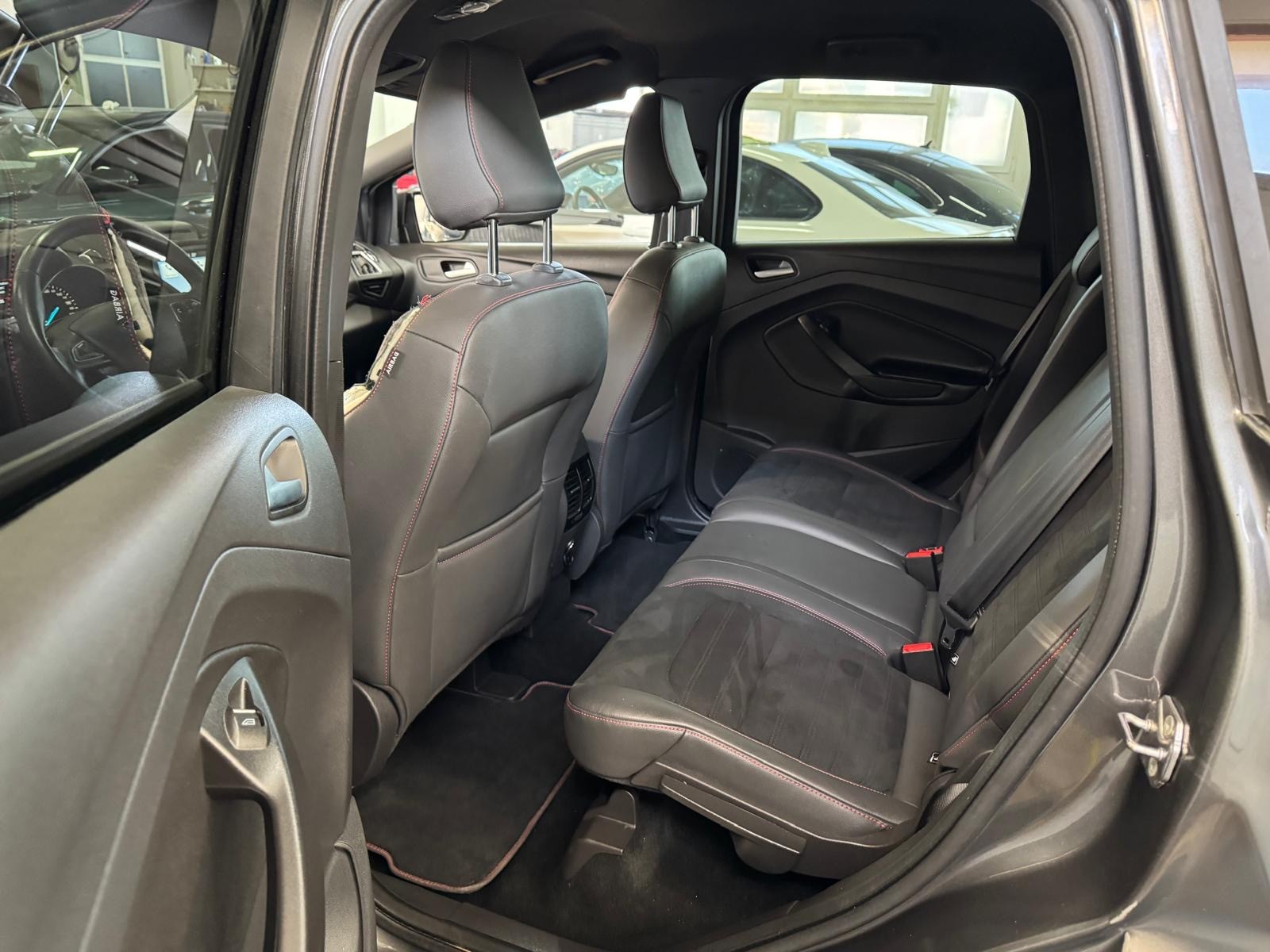 FORD Kuga 2.0 TDCi ST Line High 4WD PowerShift-image-9