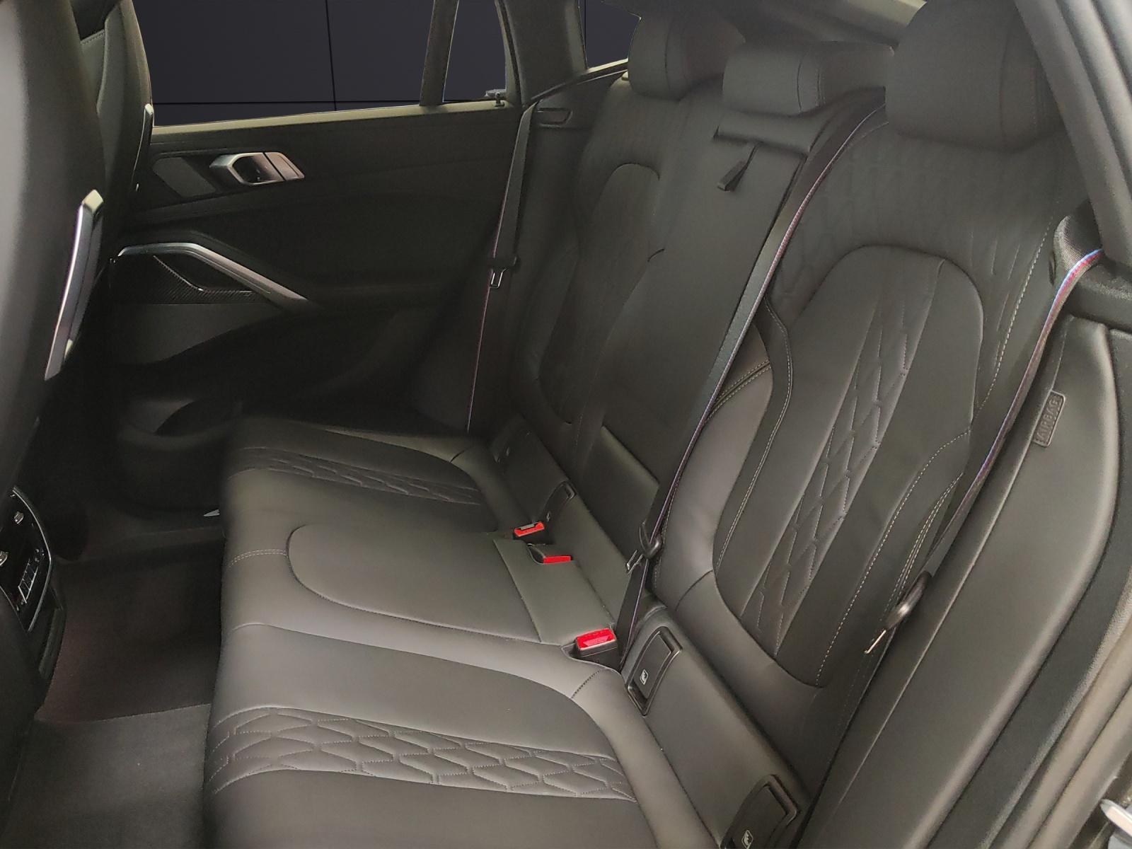 BMW X6 40i xDrive-image-17