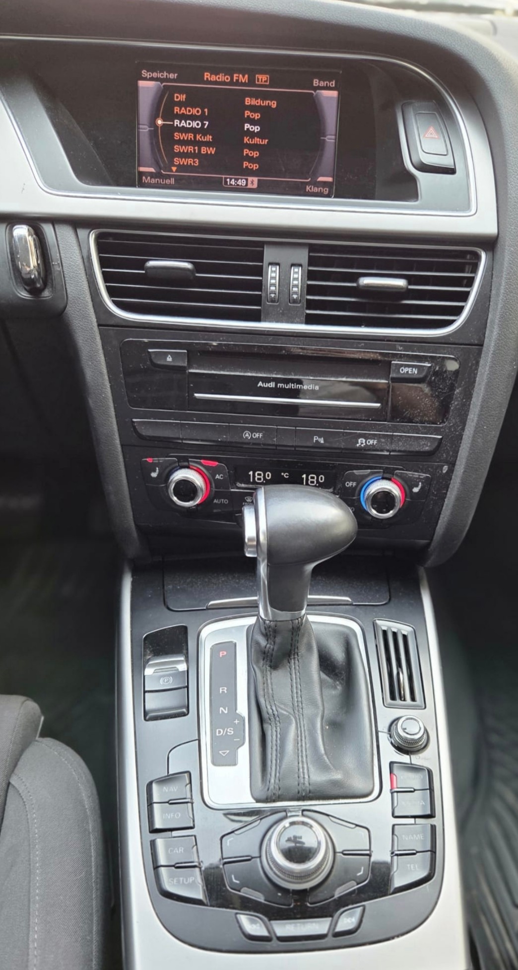 AUDI A4 Avant 2.0 TFSI quattro s-tronic-image-8