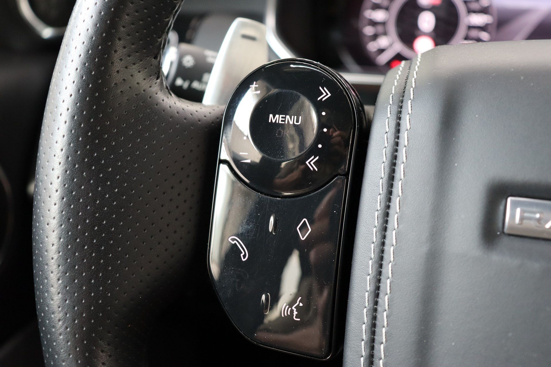 LAND ROVER Range Rover Sport 5.0 V8 S/C SVR Automatic-image-24